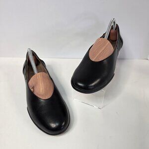Dansko Kira Black Slip-on Flat 37 (US 6.5-7)